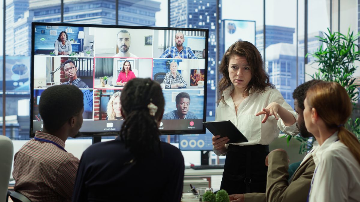Leadership Training Online: Building Modern Leaders for a Digital World